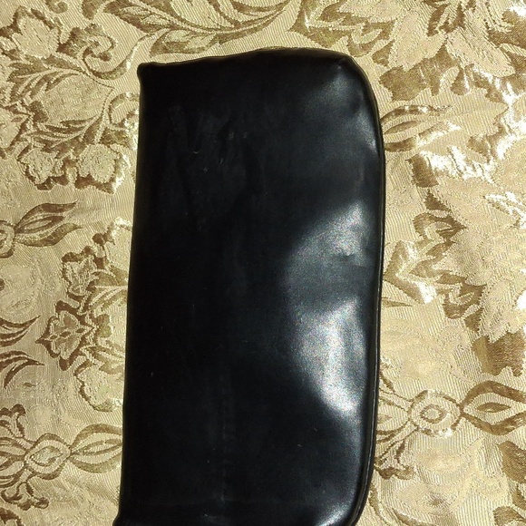 Chanel Purse - Picture 2 of 9